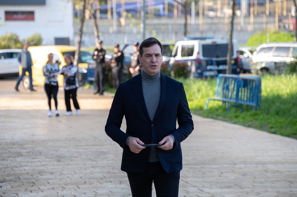 El hermano de Pedro Sánchez, David Sánchez, a su llegada a declarar en calidad de investigado en el Juzgado de Instrucción número 3 de Badajoz, a 25 de abril de 2025, en Badajoz, Extremadura (España).