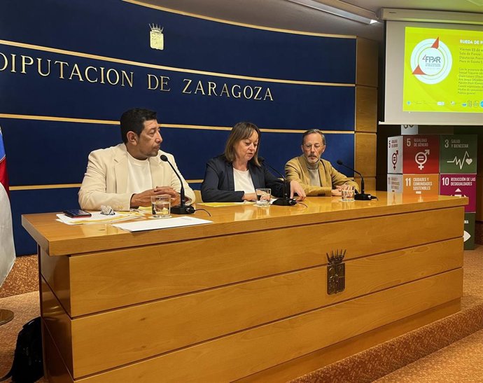 Presentación del Festival Internacional de Poesía de Aragón, en la sala de prensa de la DPZ.