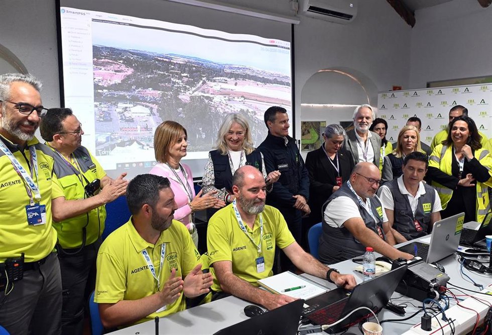 La alcaldesa de Jerez de la Frontera (Cádiz), María José García-Pelayo, en el Puesto de Mando Avanzado en el circuito por el Gran Premio de España de MotoGP.