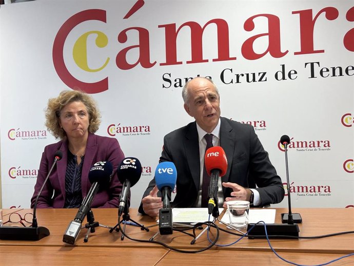 La confianza empresarial en Canarias, "estable" y a la espera del impacto de los aranceles de EEUU