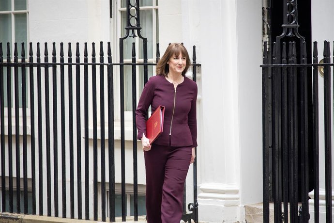 March 26, 2025, London, United Kingdom: Chancellor of the Exchequer, Rachel Reeves leaves her residence on Downing Street for the Houses of Parliament to deliver the Spring Budget Statement. Prime Minister's Questions is a constitutional convention. It ha