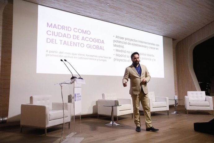 El Ayuntamiento presenta la Red de Mentores para potenciar el desarrollo del emprendimiento en la ciudad.