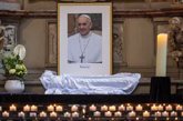 Foto: Papa.- Los Reyes, Bolaños, Montero, Yolanda Díaz y Feijóo acuden mañana al funeral por el Papa, al que no irá Sánchez