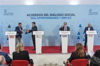 Mañueco reafirma su "compromiso inquebrantable" con el Diálogo Social que UGT, CCOO y CEOE ven restaurado