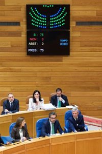 El lema fraguista 'os do non' vuelve a O Hórreo con PP y oposición en pugna por colocar el mote al rival