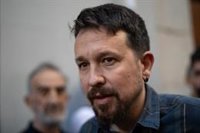 Pablo Iglesias contesta que esta noche "se brinda contra el fascismo" en la Garibaldi aunque "le moleste al alcalde"