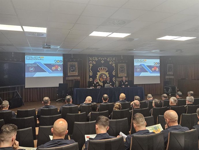 Última reunión operativa de la Policía Nacional sobre la Final de la Copa del Rey.