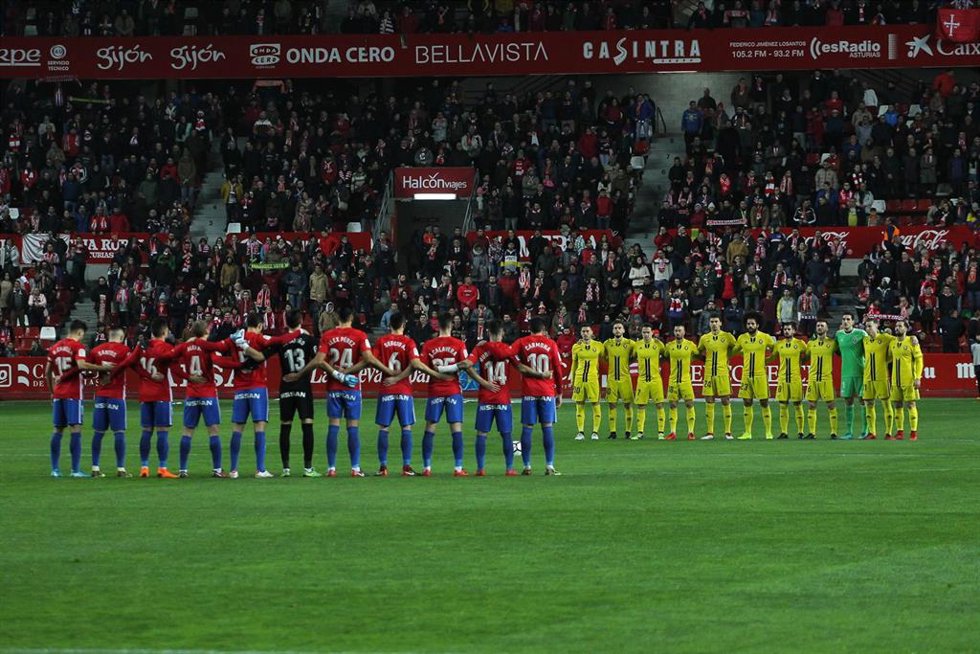 Archivo - Prolegómenos de un partido en El Molinón.