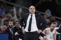 Chus Mateo: "Soy el entrenador del Real Madrid y nunca nos quejaremos de los árbitros"