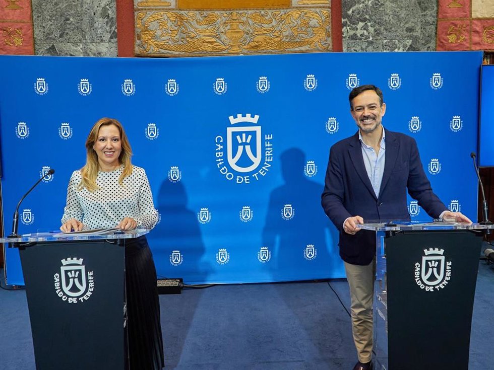 La presidenta insular, Rosa Dávila, y el vicepresidente, Lope Afonso, en rueda de prensa de acuerdo de consejo de gobierno del Cabildo