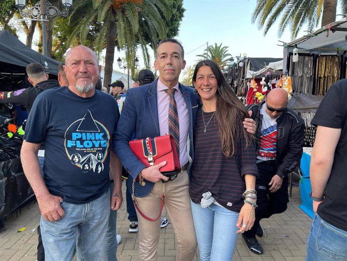 El teniente de alcalde de Fiestas del Ayuntamiento de El Puerto de Santa María, David Calleja, en la inauguración del mercadillo motero.