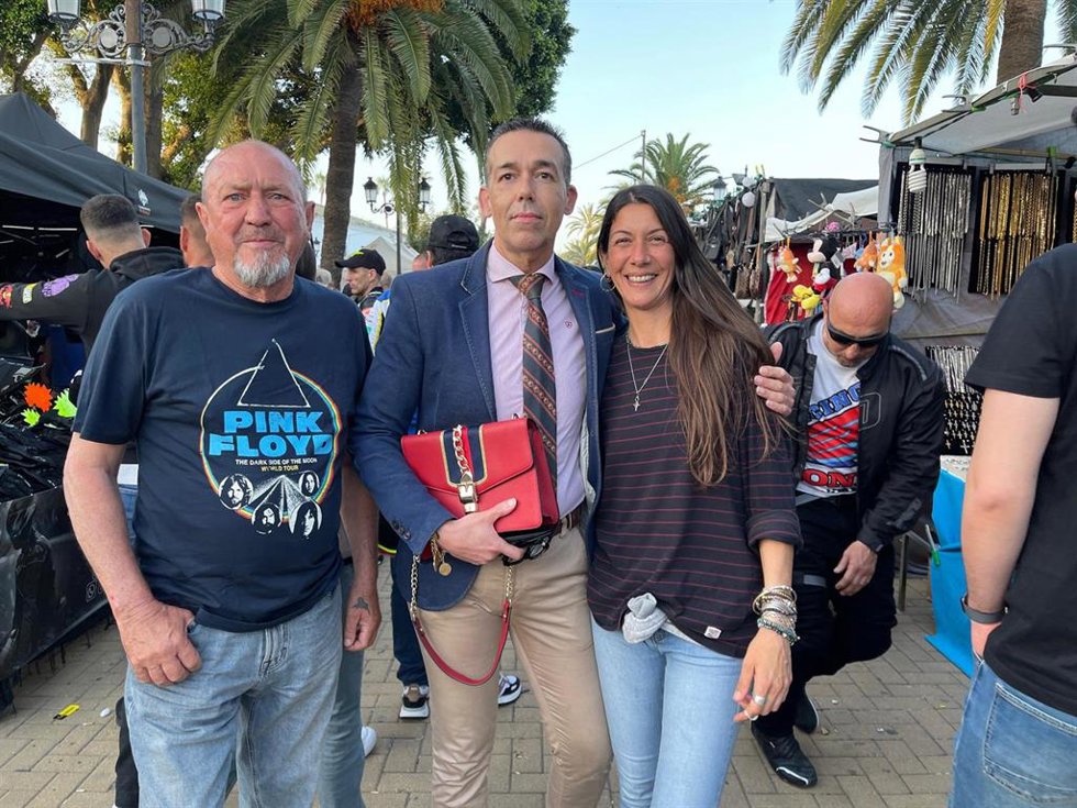 El teniente de alcalde de Fiestas del Ayuntamiento de El Puerto de Santa María, David Calleja, en la inauguración del mercadillo motero.