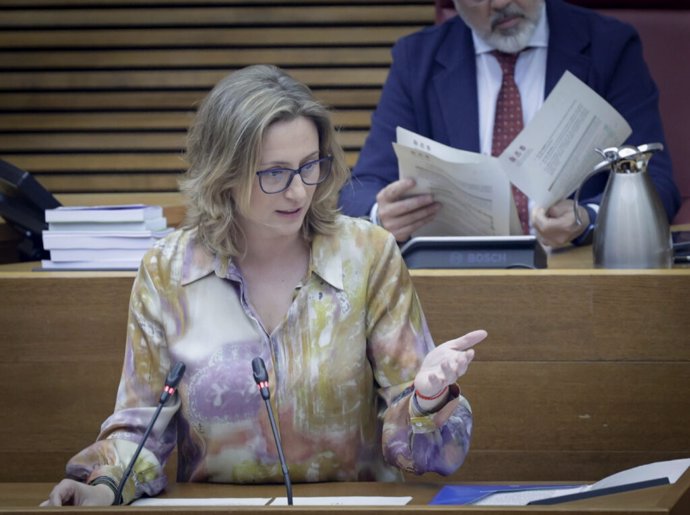 Archivo - La portavoz adjunta del Grupo Parlamentario Popular (GPP) en Les Corts, Laura Chulià