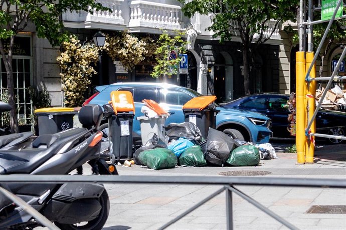 Aglutinación de basura en el centro de la ciudad  