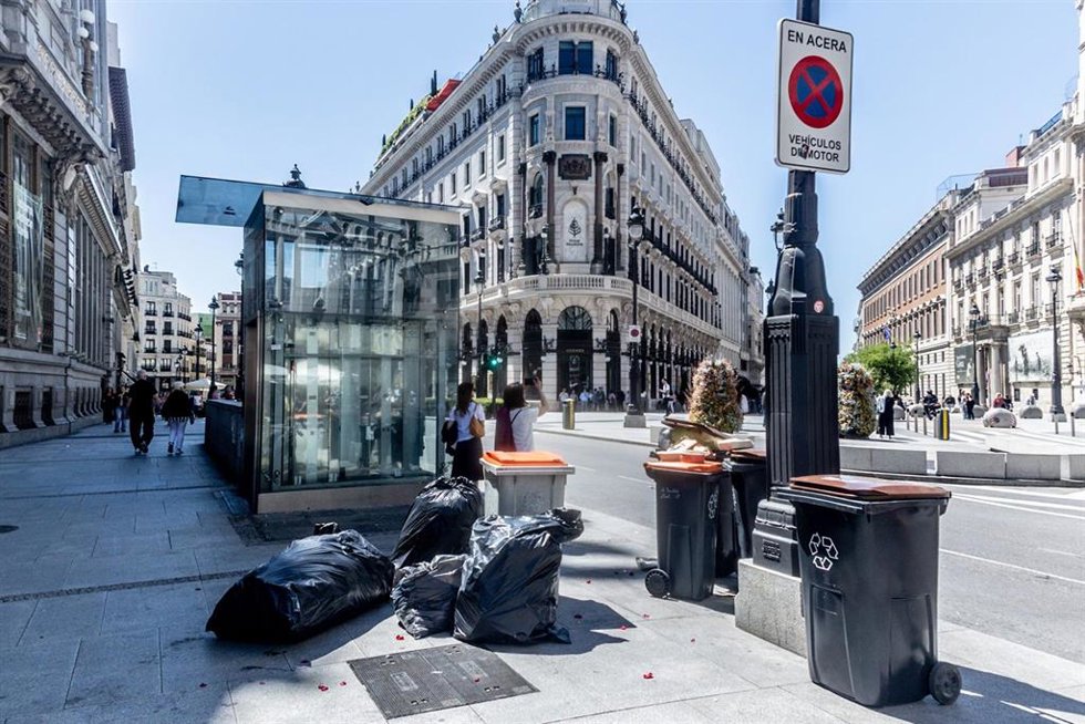 Aglutinación de basura en el centro de la ciudad  