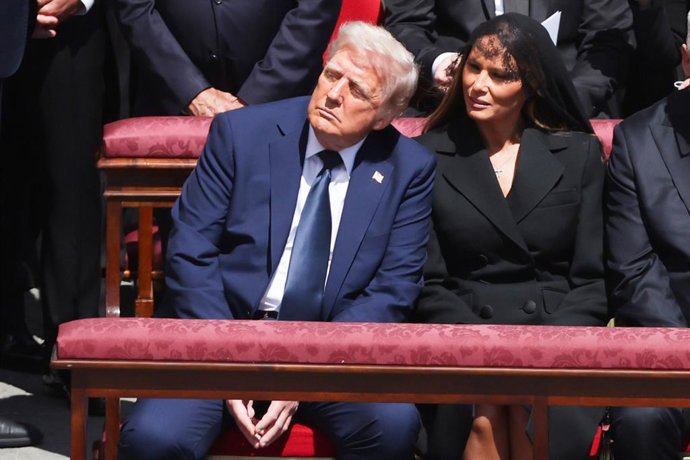 Roma, Cidade do Vaticano: Vaticano, 26 de abril de 2025 - a Missa de Exéquias do Romano Pontífice Francisco Bergoglio foi celebrada na Basílica de São Pedro, conforme previsto no Ordo Exsequiarum Romani Pontificis. Na foto: Presidente Donald Trump com a p
