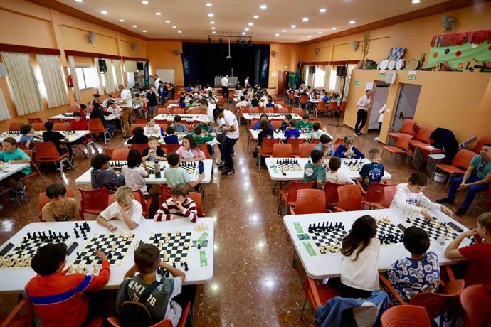 Un total de 180 escolares participan en la final de la V Liga Escolar de Ajedrez de la Fundación Unicaja