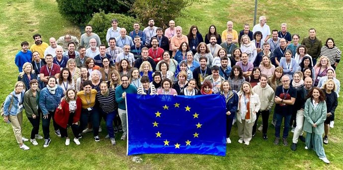 Foto de famlia del programa educativo Escuelas Embajadoras del Parlamento Europeo (EPAS)