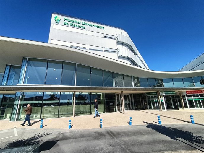 Archivo - Hospital Universitario de Cáceres. Imagen de archivo