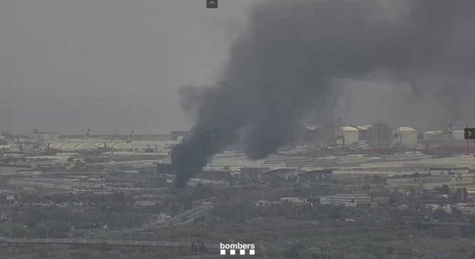 Incendio de la pila de chatarra en Can Tunis