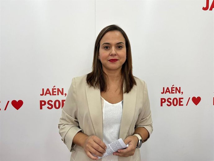 Archivo - La concejala socialista en el Ayuntamiento de Jaén Ángeles Díaz.