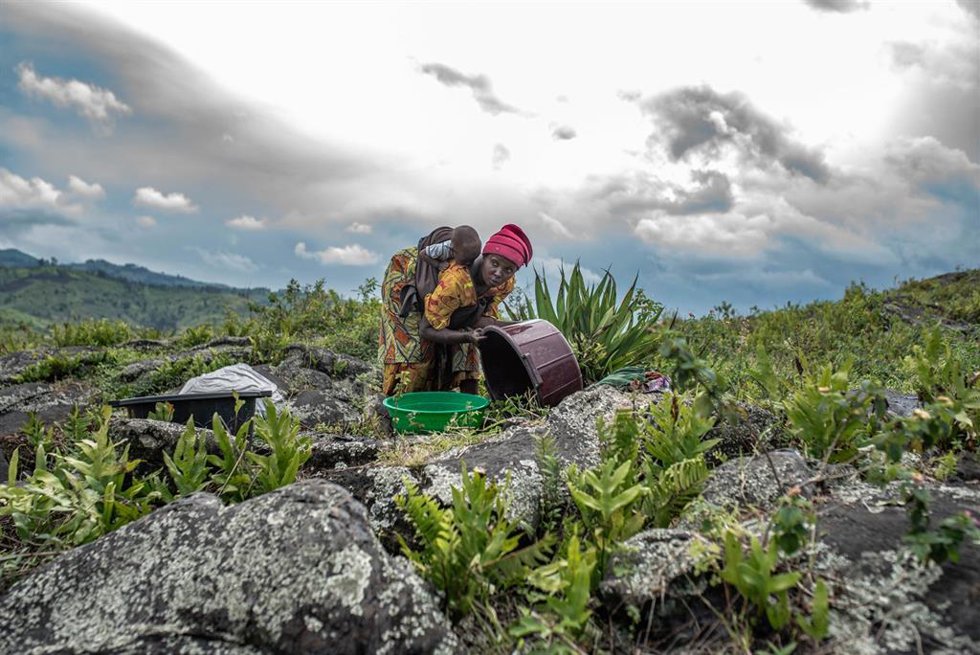 Mujer desplazada por el conflicto en RDC 