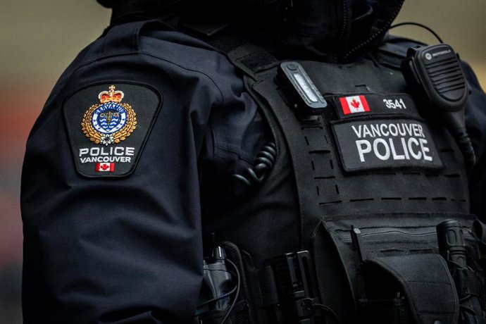 4 de dezembro de 2024, Vancouver, BC, CANADÁ: Um policial de Vancouver é fotografado em Vancouver, na quarta-feira, 4 de dezembro de 2024.