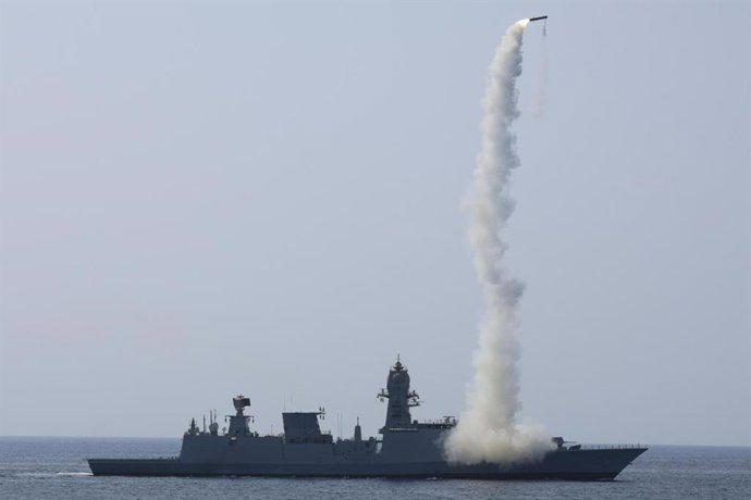 Pruebas con misiles de la Marina india