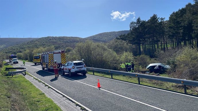 Salida de vía de un coche en Valdeolea