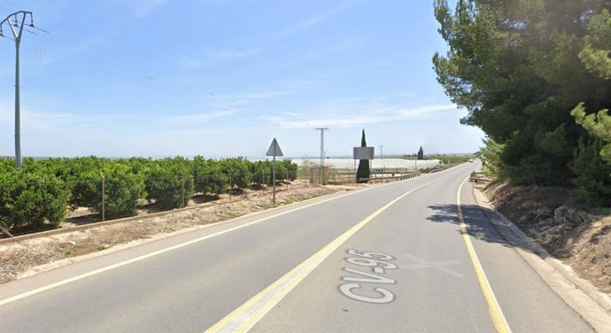CV-95 a su paso por San Miguel de las Salinas (Alicante)