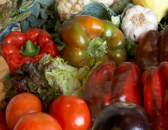 Archivo - Frutas y verduras. (Foto de recurso).