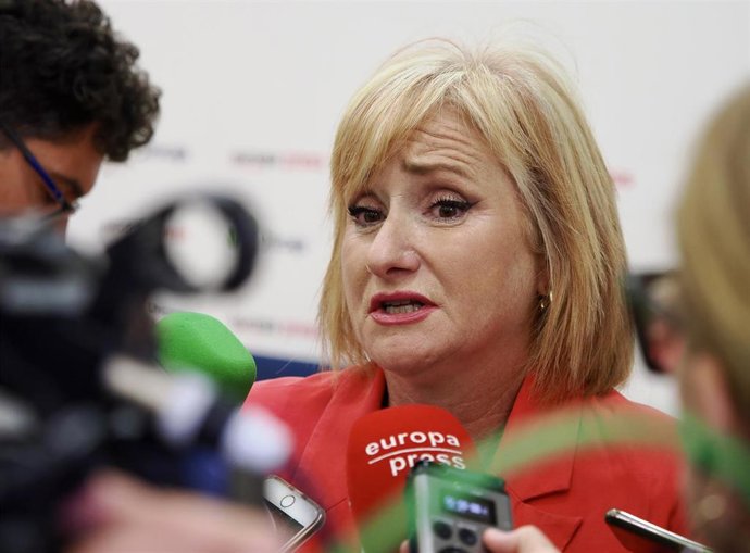 Archivo - La consejera de Industria, Comercio y Empleo de la Junta de Castilla y Léon, Leticia García, ofrece declaraciones a los medios durante los Encuentros Informativos de Europa Press y Unicaja.