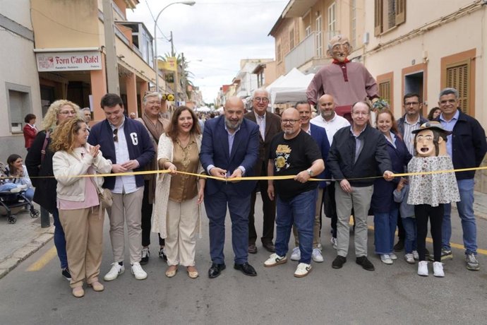 El alcalde de Palma, Jaime Martínez, inaugura la 9ª Fira del Llonguet de es Pil·larí