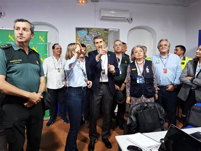 Visita del delegado del Gobierno, Pedro Fernández, al Centro de Coordinación Operativa del dispositivo que dirige la Guardia Civil.