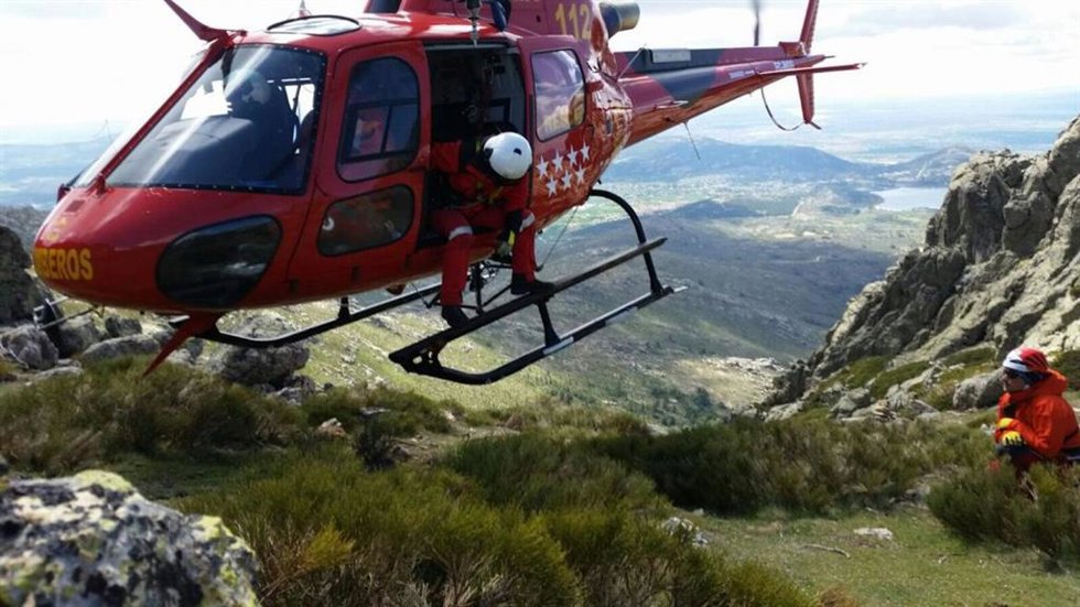 Archivo - Helicóptero de Bomberos de la Comunidad de Madrid.