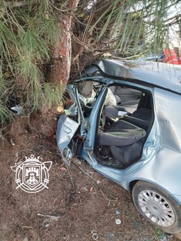 Imagen del vehículo accidentado en la A-62 en Revilla Vallejera (Burgos).