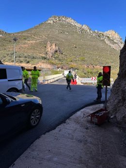 Habilitado el desvío en Arnedillo tras el desprendimiento de rocas en la LR-115 
