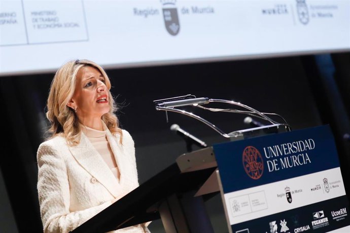 Archivo - La vicepresidenta segunda del Gobierno y ministra de Trabajo y Economía Social, Yolanda Díaz, durante su intervención en la inauguración de 'Murcia, Capital Española de la Economía Social 2025'