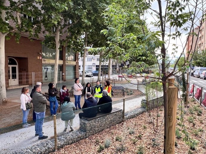 Lleida muestra las iniciativas del proyecto Urban-Nat de renaturalización a unas 50 personas