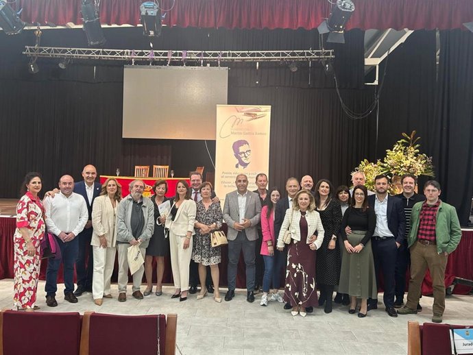 Imagen familiar de la XXIV edición del Premio Internacional de Poesía Joven Martín.