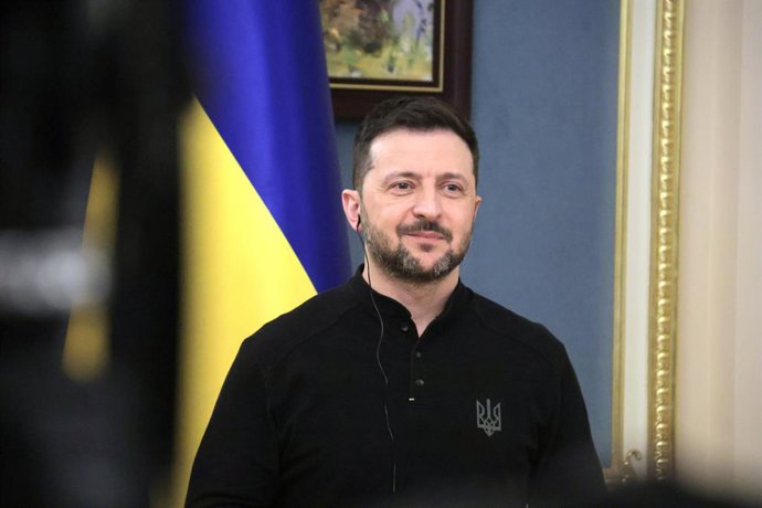 04 de abril de 2025, Ucrânia, Kiev: O presidente ucraniano Volodymyr Zelensky fala durante uma coletiva de imprensa em Kiev. Foto: -/Ukrinform/dpa