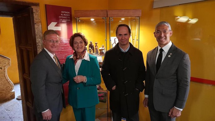 Una delegación de San Antonio de Texas en una visita a Museos de Tenerife