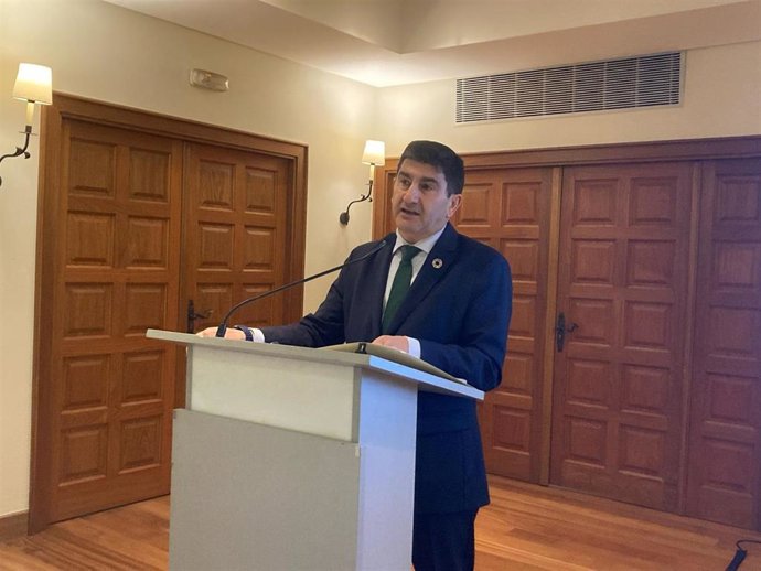 O delegado do Goberno, Pedro Blanco, durante a súa intervención.