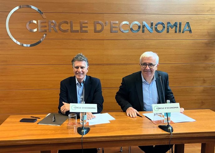 El presidente del Cercle d'Economia, Jaume Guardiola, y el director general, Miquel Nadal.