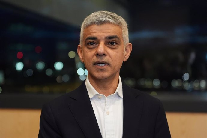 Archivo - El alcalde de Londres, Sadiq Khan, comparece ante los medios.