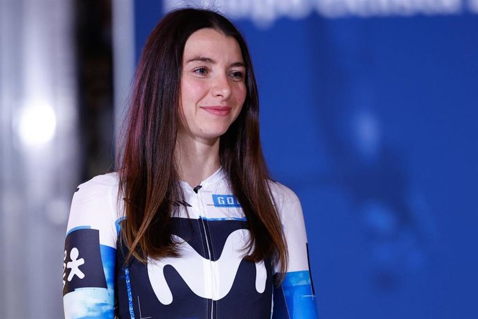 Archivo - La ciclista alemana Liane Lippert durante la presentación del Movistar Team 2025