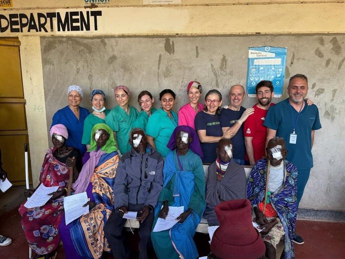 Una ONG de Calp (Alicante) opera a 148 refugiados en Kenia para recuperar su visión: "Ha sido un verdadero hito"
