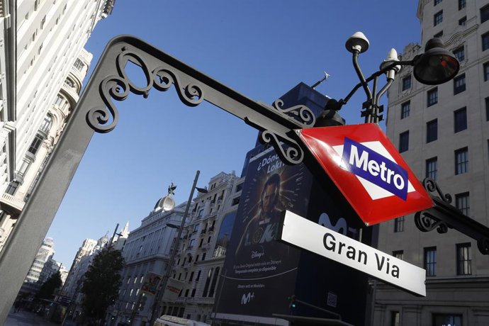 Archivo - Entrada de la estación de metro de Gran Vía, a 16 de julio de 2021, en Madrid (España).