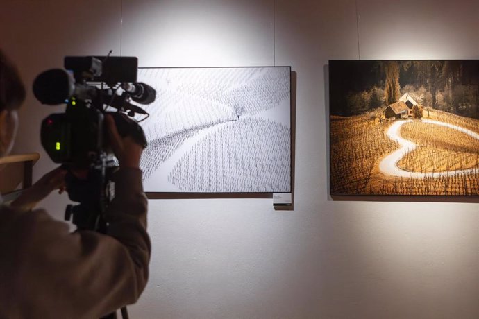 La exposición de fotografía 'El Rioja y los 5 Sentidos', en el Centro Fundación Caja Rioja Haro