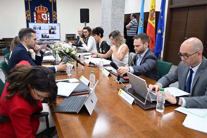La ministra de Inclusión, Seguridad Social y Migraciones, Elma Saiz, en la III Comisión de Seguimiento del Ingreso Mínimo Vital (IMV).
